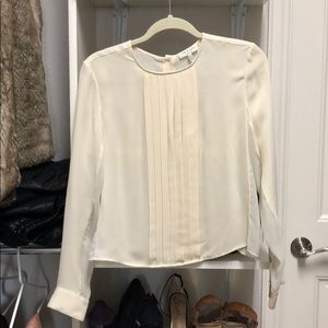 White blouse, with back detailing